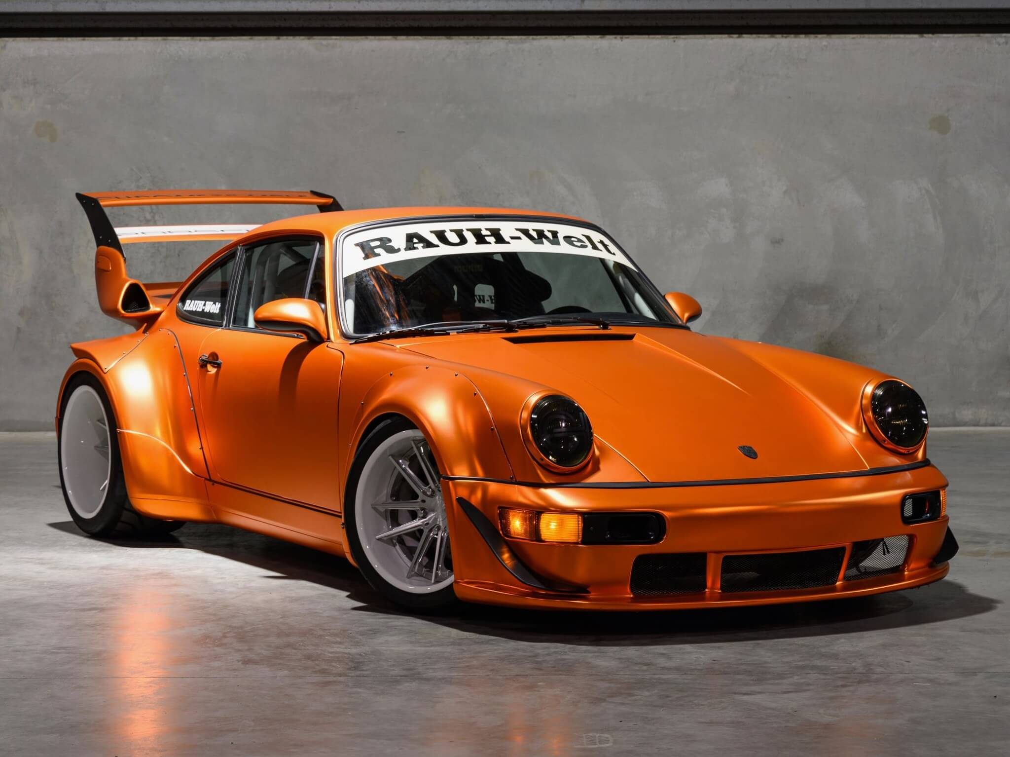 Porsche 911 từ hãng xe độ RAUH-Welt Begriff (RWB).
